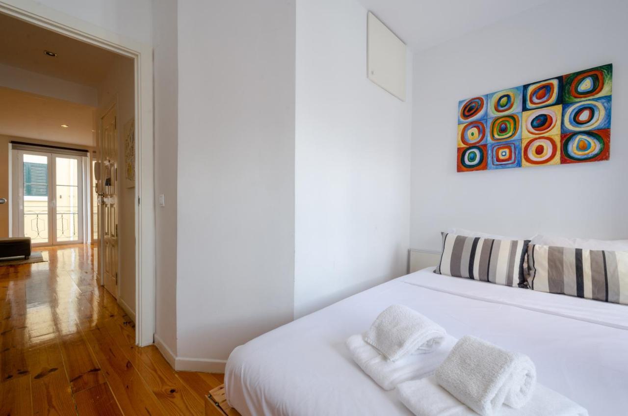 Central Lisbon Flat Near Avenida Bagian luar foto